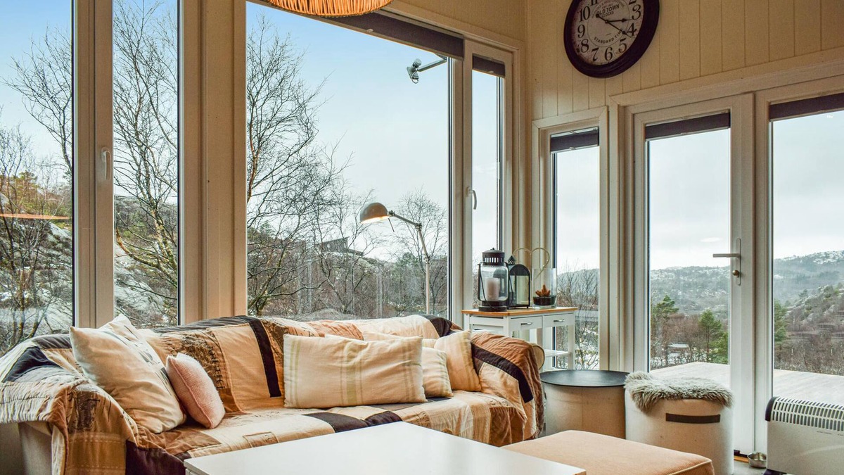 Spangereid House | Welcome to this quality holiday home with great mountain views.