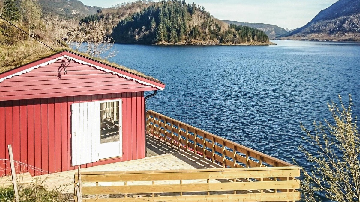 Hyllestad House | Welcome to this vacation paradise right on the water.