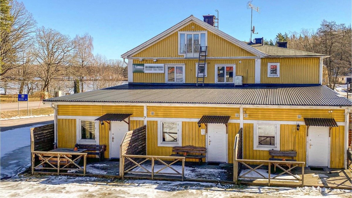 Stavsjo House | Welcome to this vacation home in a good location on the lake!
