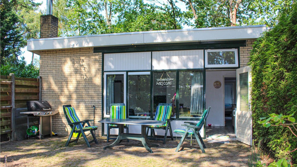 Zelhem House | Welcome to this vacation home, located in the bungalow park Vossenveen/'t Zonnetje.