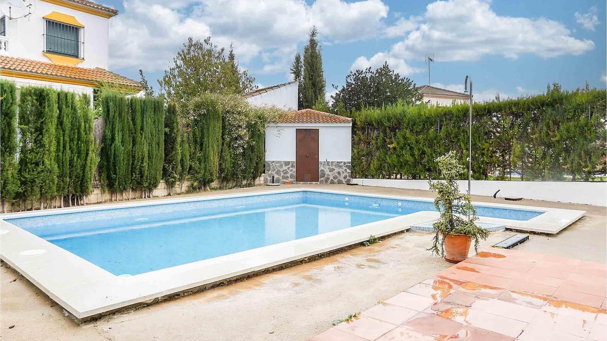 Castilblanco de los Arroyos House | Welcome to this wonderful vacation home with private pool and garden.