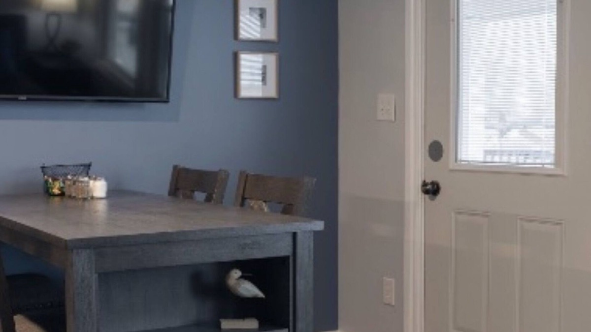 Millersport Apartment | Welcome to unit #4 (upstairs) The “Inn” at Buckeye Lake - On the Water!