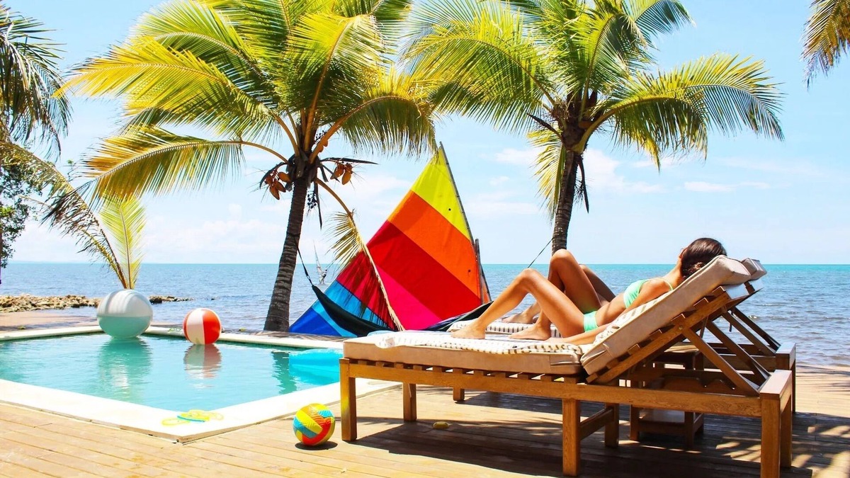 Tolu Villa | Welcome to Villa Blanca Frances, Luxury Villa with Private Beach, Pool, Chef