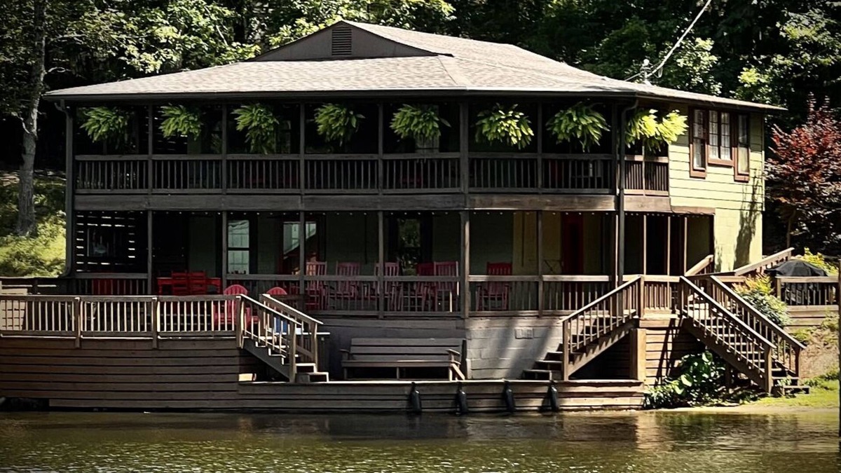 Clanton House | Welcome to Water's Edge!