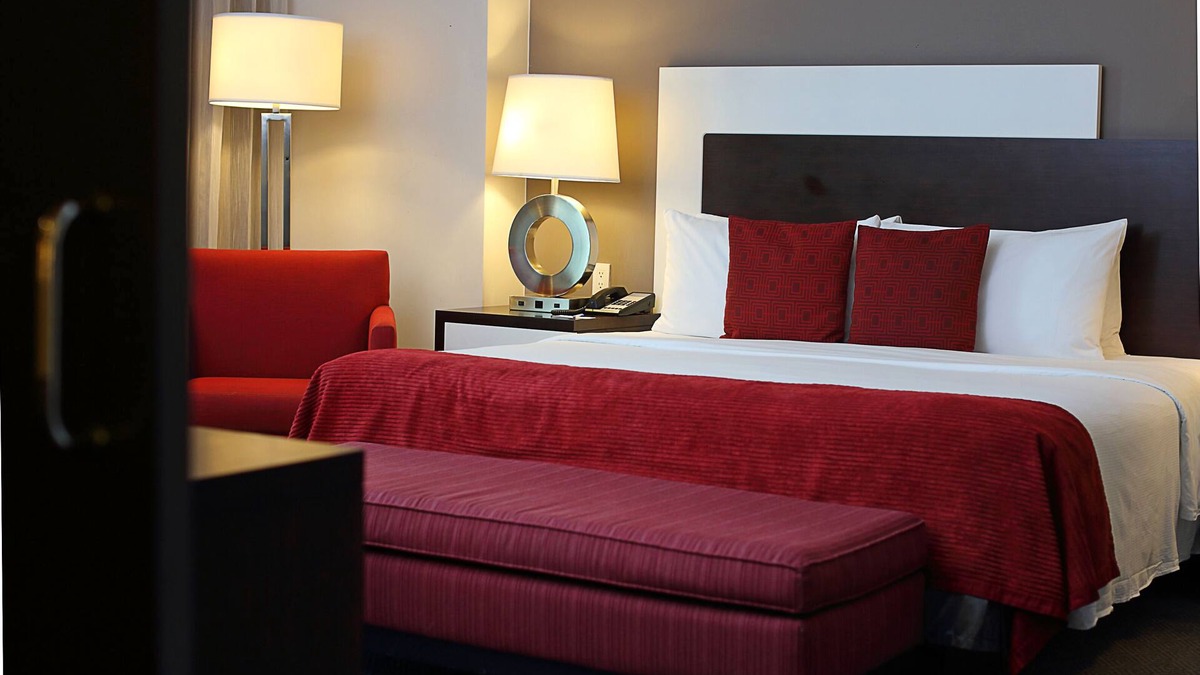 Panama City Hotel | Welcome to Wyndham Albrook Mall Hotel - We Connect You To So Much In Panama City