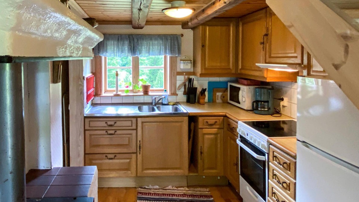 Tranas House | Welcome to your family vacation Tranås on your property on the lake with two houses.