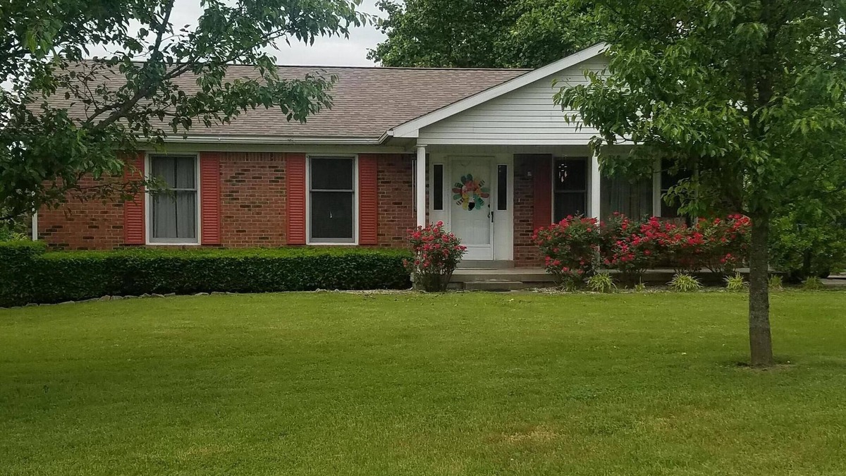 Bardstown House | Welcome to your home away from home at my Bardstown’s Sweet Retreat!