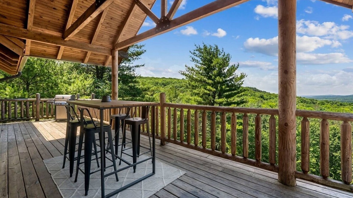 Aquashicola Cabin | Welcome to your luxurious 3,000 sq