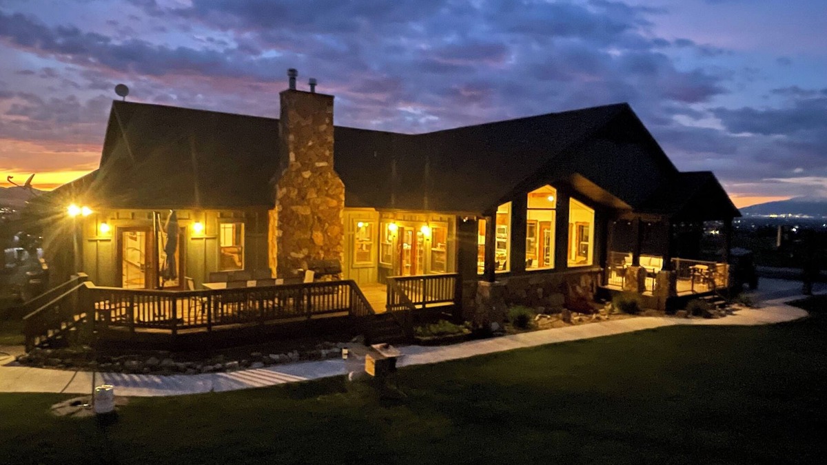 Utah County House | Welcome to your ultimate mountain escape at the base of a beautiful canyon.