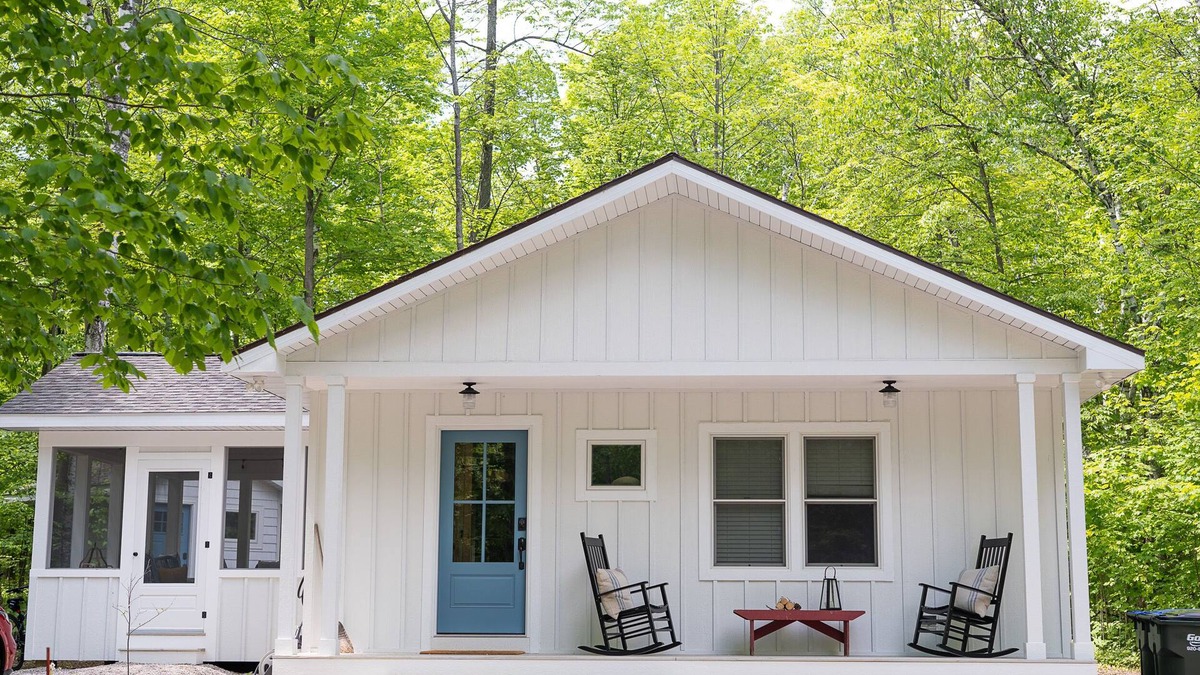 Baileys Harbor House | Welcome to your cozy home away from home Kookaburra Cottage at Kangaroo Lake!