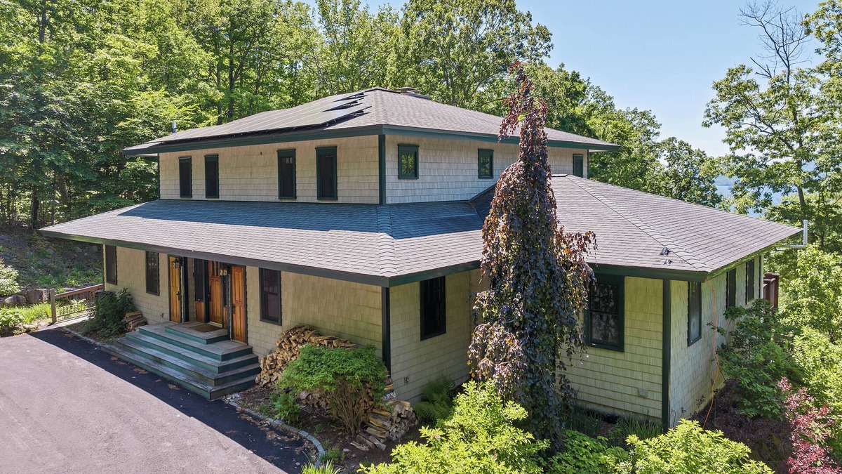 Sandwich House | Welcome to your lakeside sanctuary at White Pine on Squam