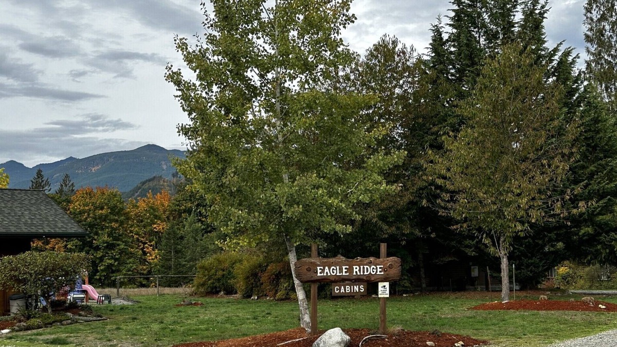 Concrete House | Welcome to your year-round mountain getaway and historic ranch in the foothills of the North Cascades!