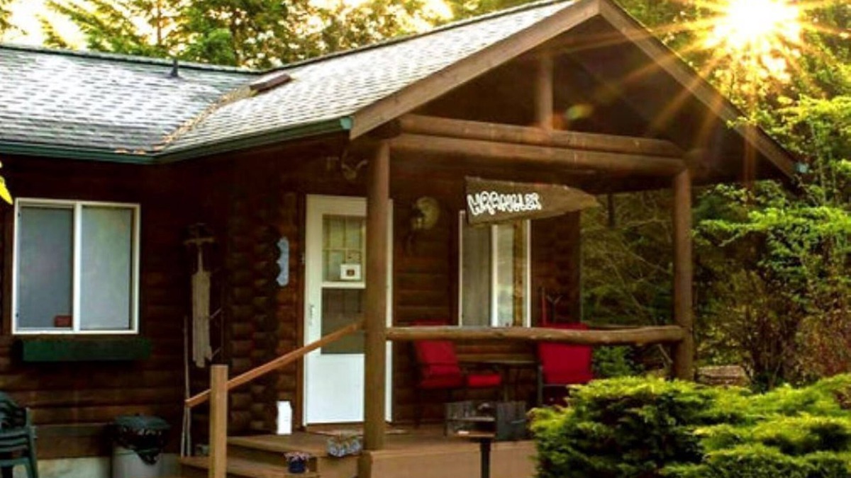 Concrete Cabin | Welcome to your year-round mountain getaway and historic ranch in the foothills of the North Cascades!