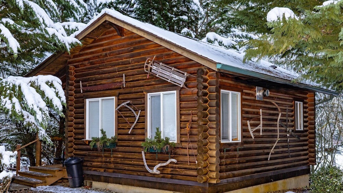 Concrete Cabin | Welcome to your year-round mountain getaway and historic ranch in the foothills of the North Cascades!
