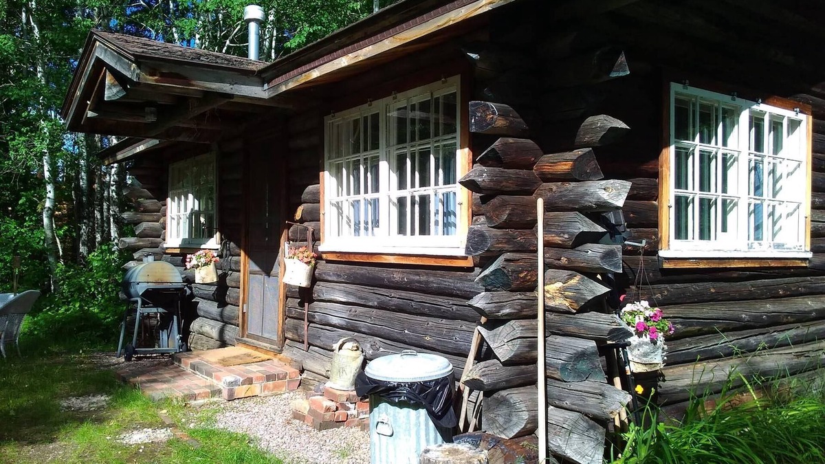 Ely Cabin | Welcome toThe White Iron Heritage! where coming together happens naturally.