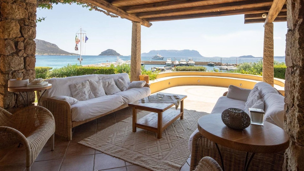 Baia Caddinas Villa | Welcomely - Villa Acqua Marina