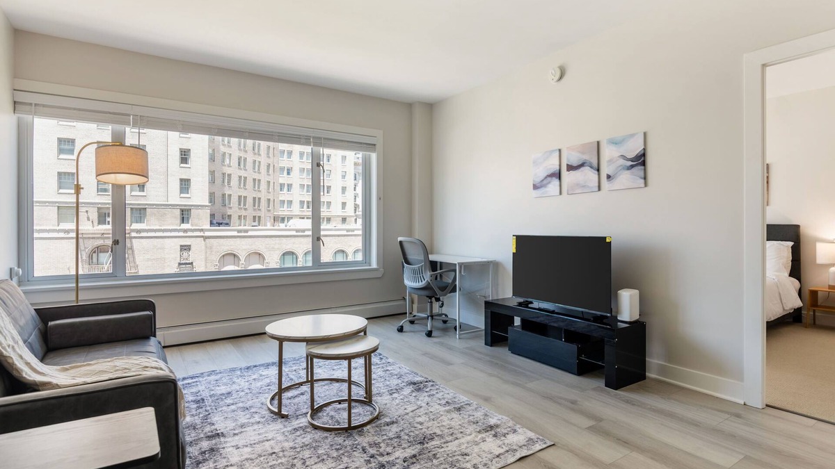 Lower Nob Hill Apartment | Welcoming 1 bedroom apartment with fitness room in marvelous San Francisco