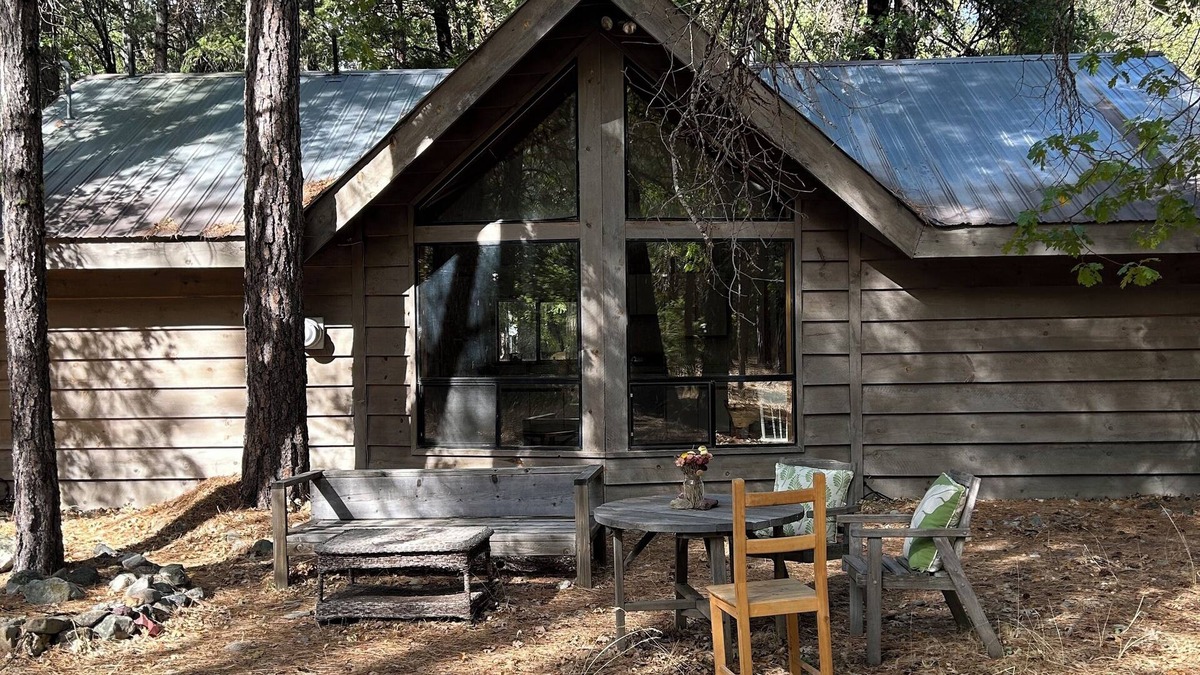 Plumas County Cabin | Welcoming 1-bedroom cabin in Taylorsville