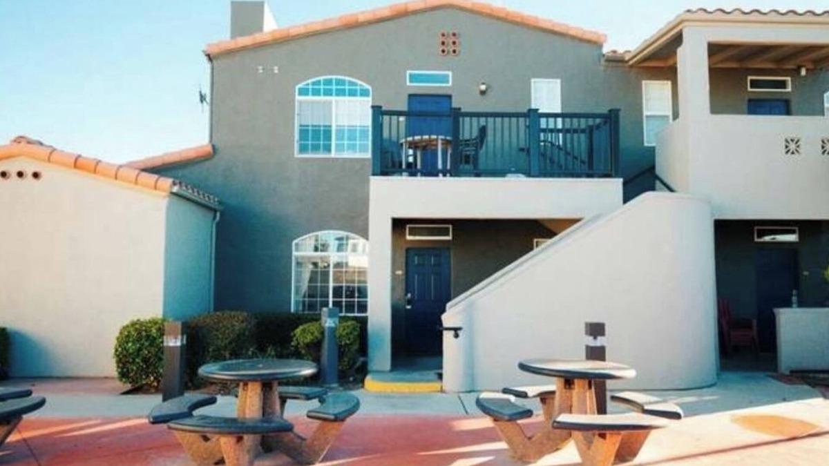 Oceano Condo | Welcoming 1-bedroom condo one block from the beach