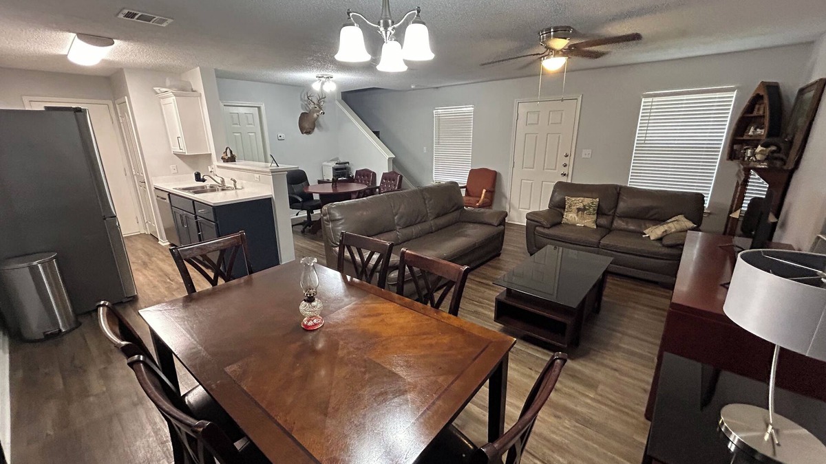 McAllen House | Welcoming 2-bedroom 2.5 bath house in McAllen
