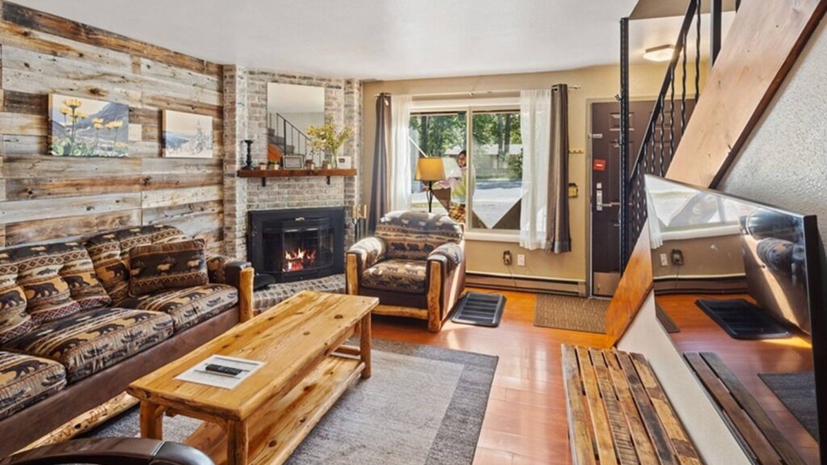 Red Lodge Condo | Welcoming 2-bedroom condo 6.1 miles from Red Lodge Mountain Ski Resort