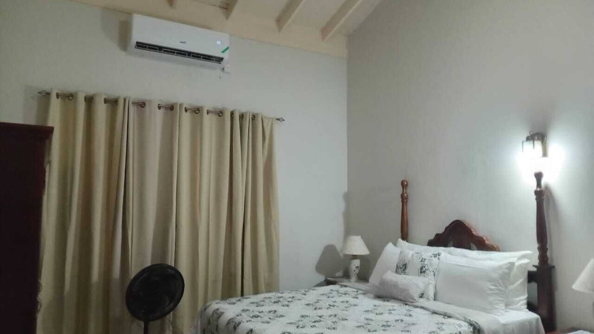 Havendale House | Welcoming 2-bedroom house with AC in Kingston