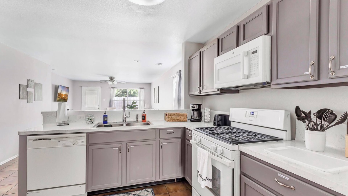Humble House | Welcoming 3 Bed/2 Bath Home near IAH