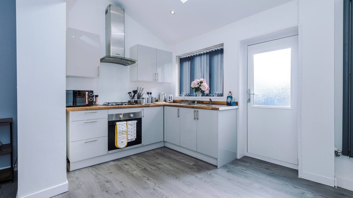 Golborne Apartment | Welcoming 3-bedroom apartment with WiFi in charming Golborne
