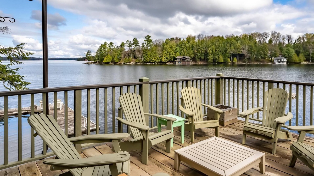 Muskoka Lakes Cottage | Welcoming, 4+ bed 3 bath cottage on South Lake Rosseau! Boathouse! Sunsets!