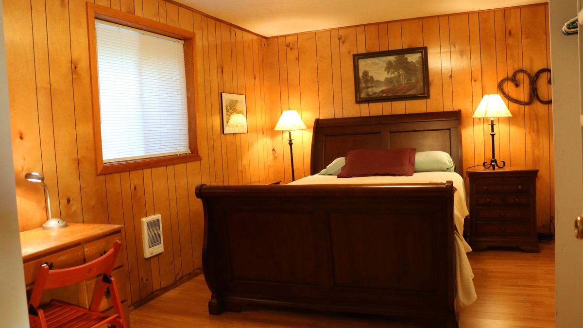 Central Oregon House | Welcoming 5-bedroom house in the Whitaker neighborhood with WiFi in Eugene.