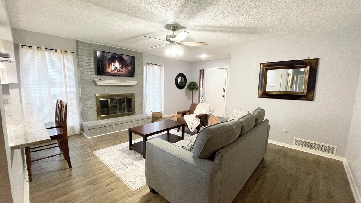 West Arlington Condo | Welcoming all Traveling Professionals - 30 day stays