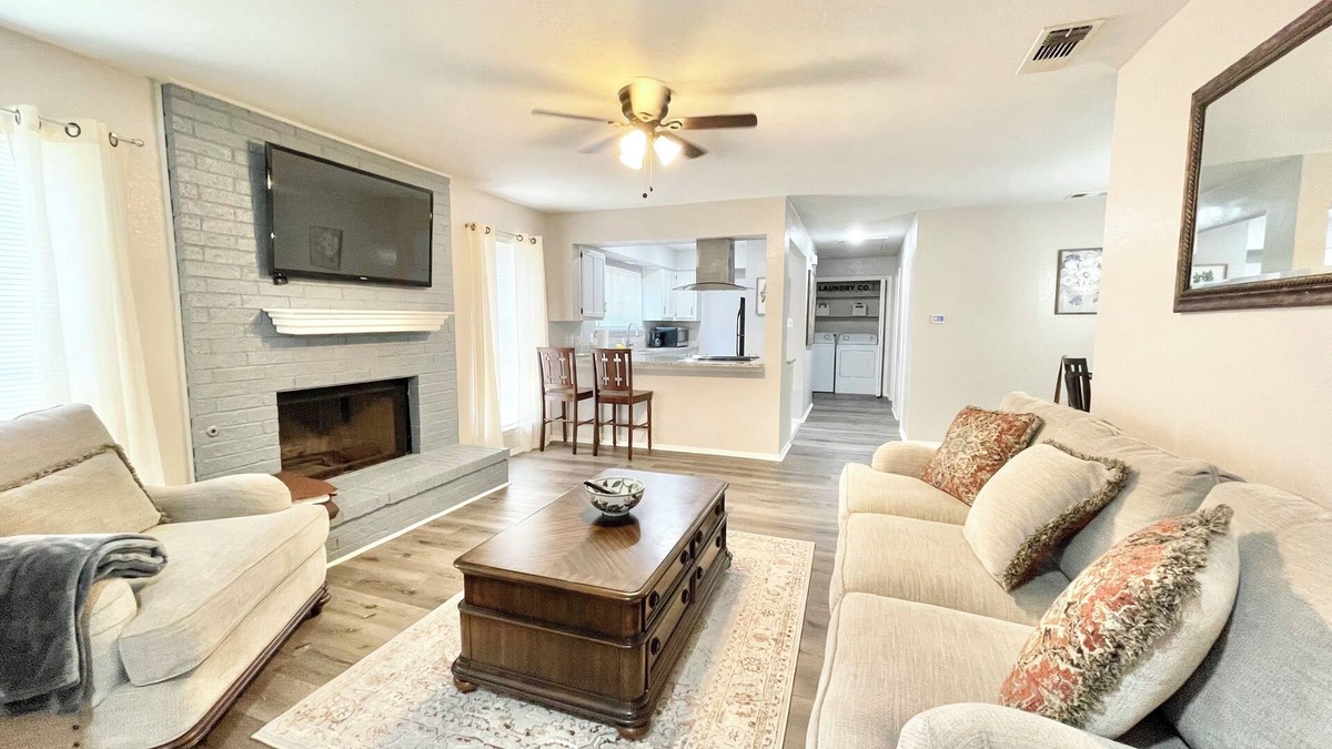 West Arlington House | Welcoming all traveling professionals - 30 day stays