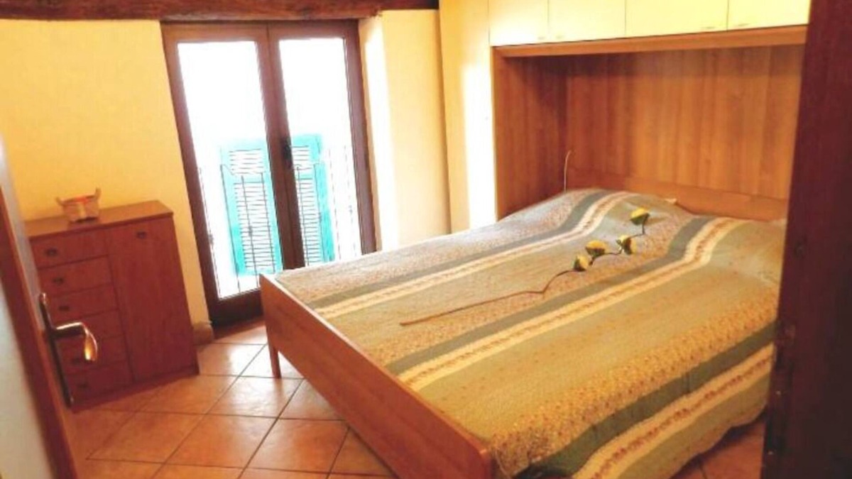 Cosio di Arroscia Apartment | Welcoming and graceful three-room apartment