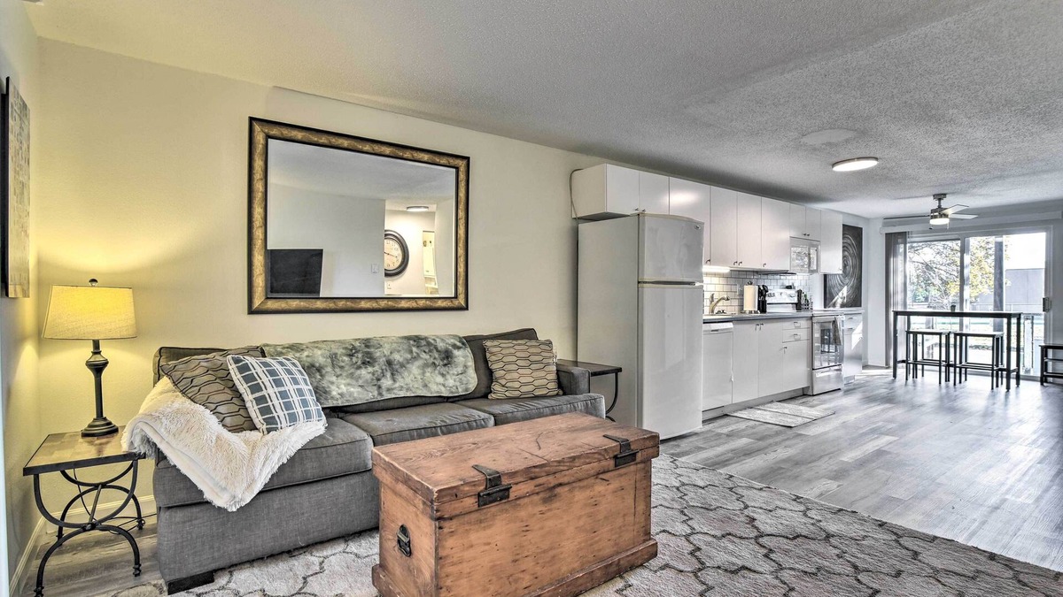 Gresham Apartment | Welcoming Apartment: Walk to Old Town Gresham