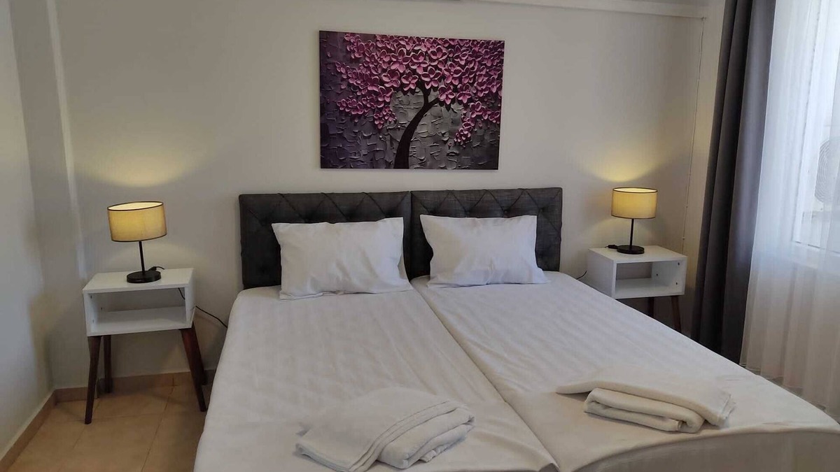 Icmeler Apartment | Welcoming apartment with AC in charming Muğla