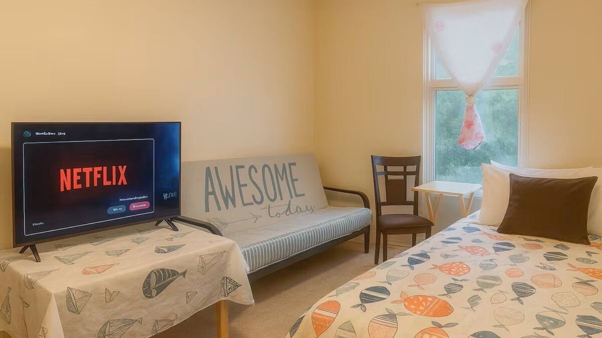 Whitehorse Apartment | Welcoming Downtown Room 5-Star Clean & Great Value