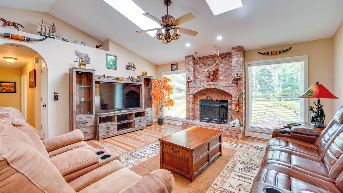 Alachua House | Welcoming Home w/Yard on 20 Acres in High Springs