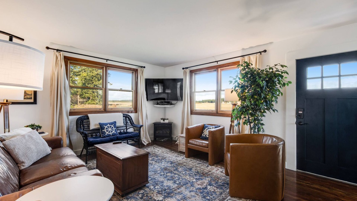 Coupeville House | Welcoming home with WiFi, wood stove, & views of Mt. Baker - dogs OK