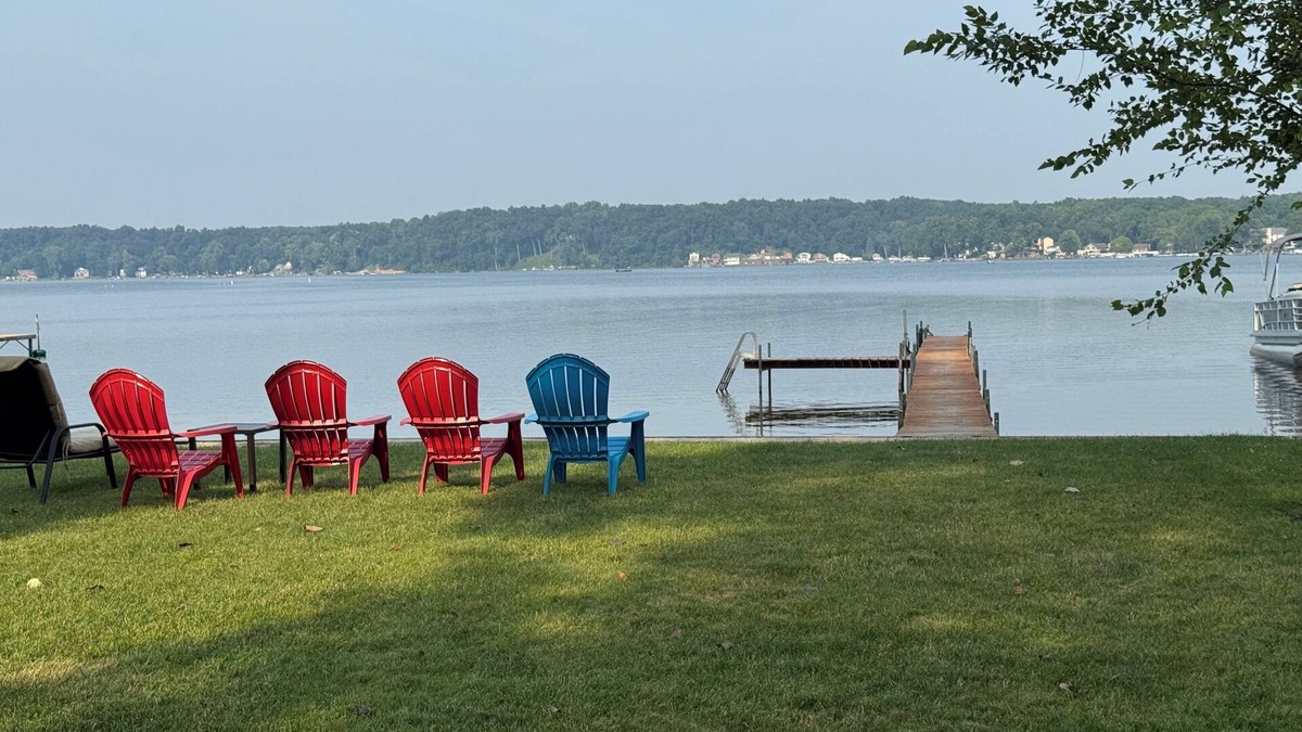 Onsted House | Welcoming lake house on beautiful Sand Lake in Irish Hills