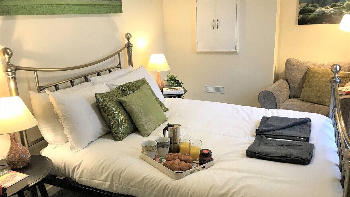St Helens House | Welcoming spacious 2-bedroom house in St Helens
