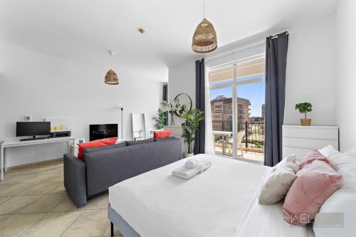 Motor City Apartment | WelHome - Stylish Studio with Park Views in Regent House 2