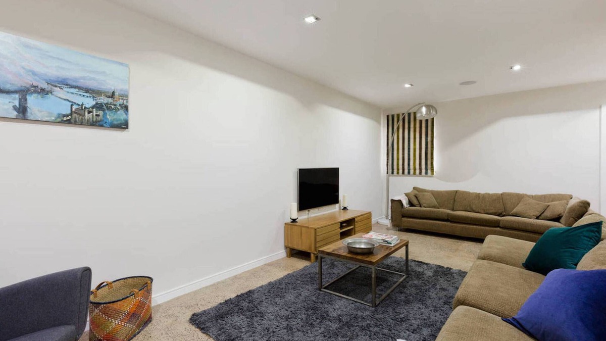 Mortlake House | Well-appointed 3 Bedroom West-London House (max 6 people)
