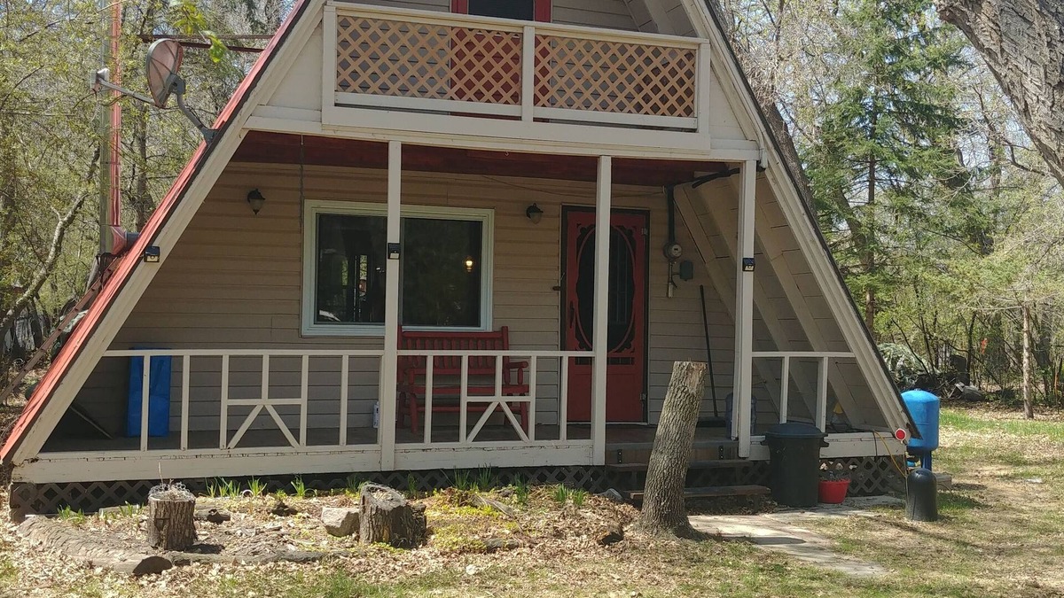 Manitoba Cabin | Well Appointed A-frame Cabin at Oak Lake Resort