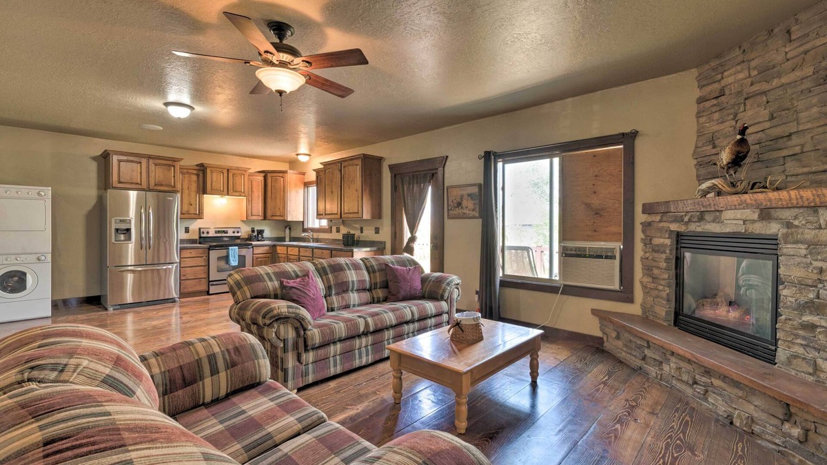 Sterling House | Well-Appointed Sterling Casita with Full Kitchen!