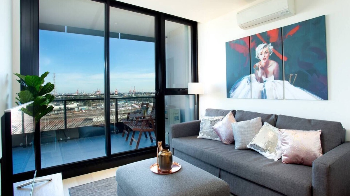 West Melbourne Apartment | Well connected North Melbourne Escape with Balcony