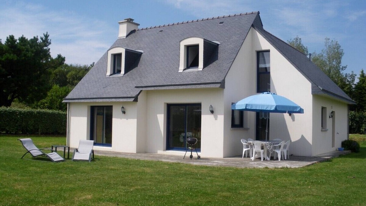 Plomodiern House | Well equipped house in a quiet area of ​1700m2 fenced near the beaches