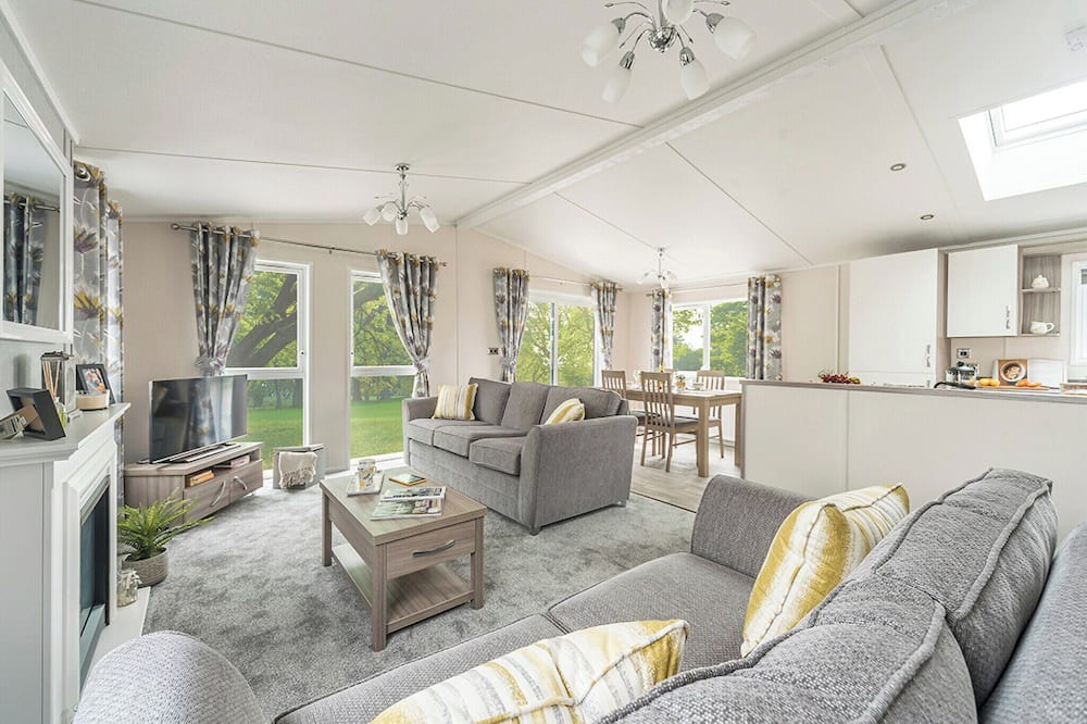 Bethesda Ski Chalet | well-equipped lodge with two king-size beds and two twin bedrooms.