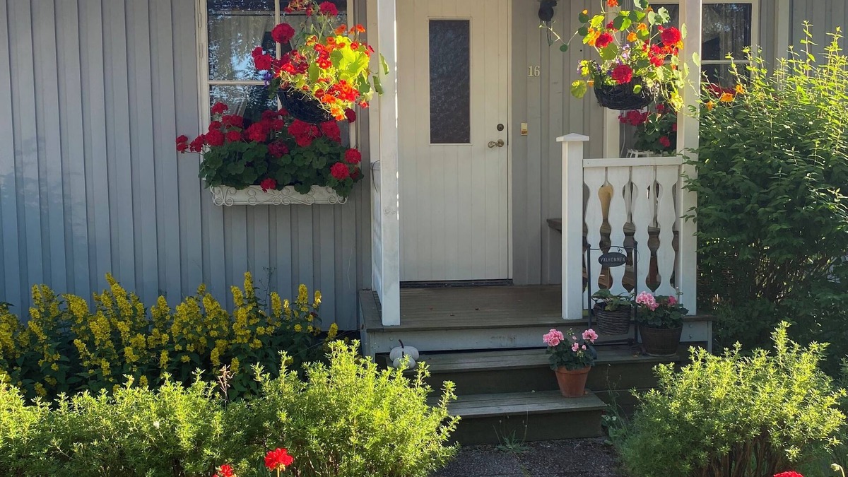 Stora Fro House | Well equipped summer house near beach consisting of three houses. 10 beds.