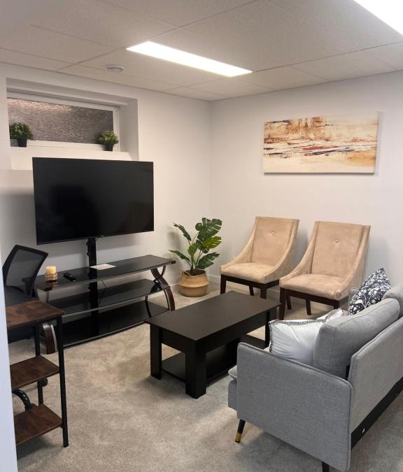 Transcona Apartment | Well furnished Basement Suite-With Private Entrance