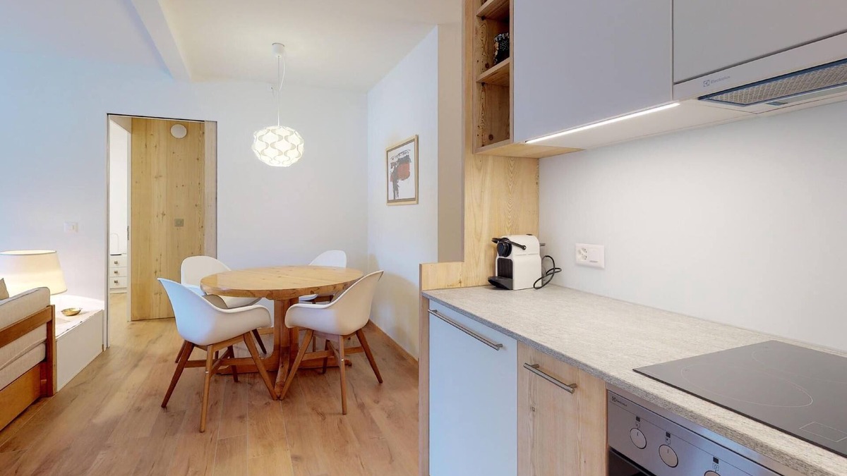 St. Moritz Apartment | Well located apartmenthouse with sideview of the lake of St.